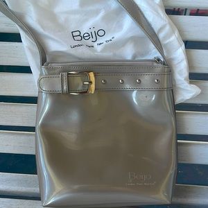 Beijo Crossbody purse, Metallic Platinum with Silver Hardware.